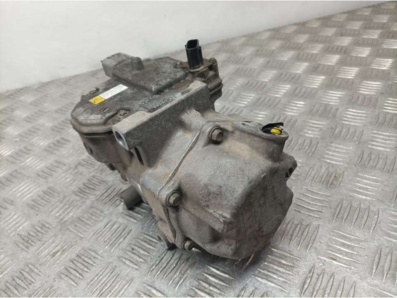 Recambio de compresor aire acondicionado para toyota yaris hsd active referencia OEM IAM 0422001350  DENSO