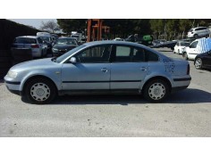 VOLKSWAGEN PASSAT BERLINA (3B2)