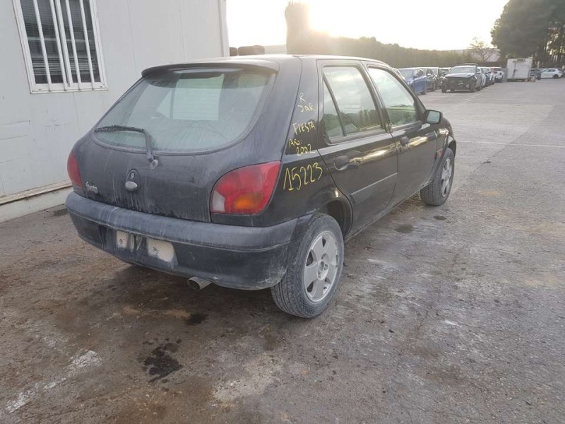 ford fiesta berlina (dx) del año 2002