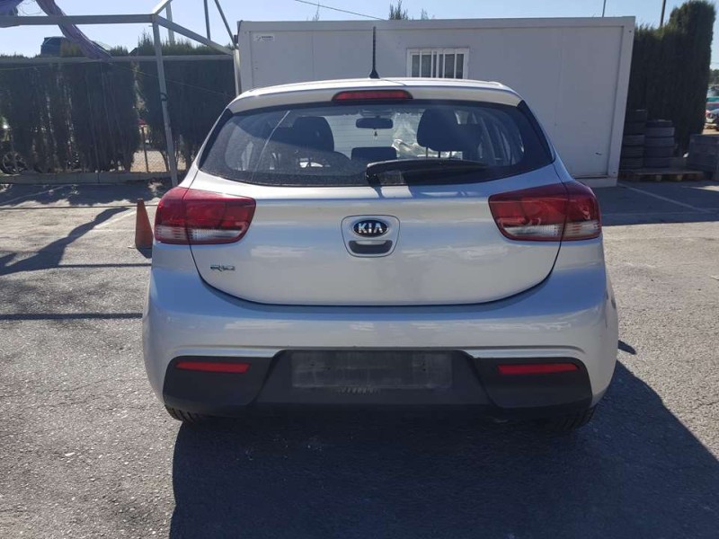kia rio (yb) del año 2018