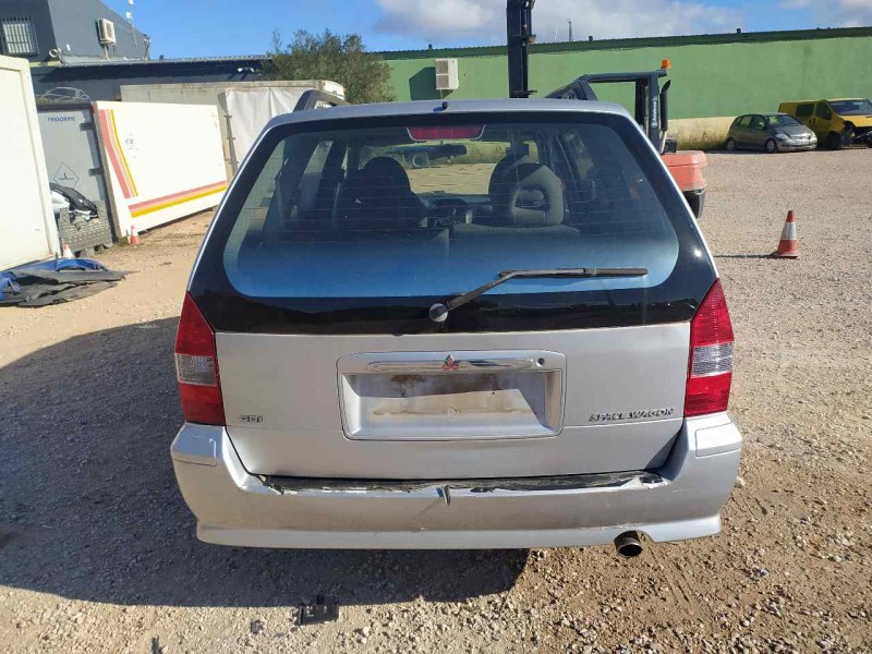 mitsubishi space wagon (n80/n90) del año 2004