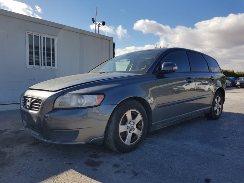 volvo v50 familiar del año 2010