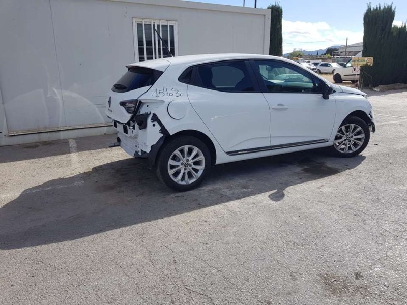 renault clio v del año 2023