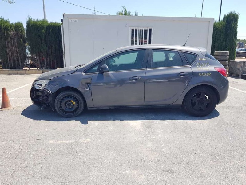 opel astra j lim. del año 2012