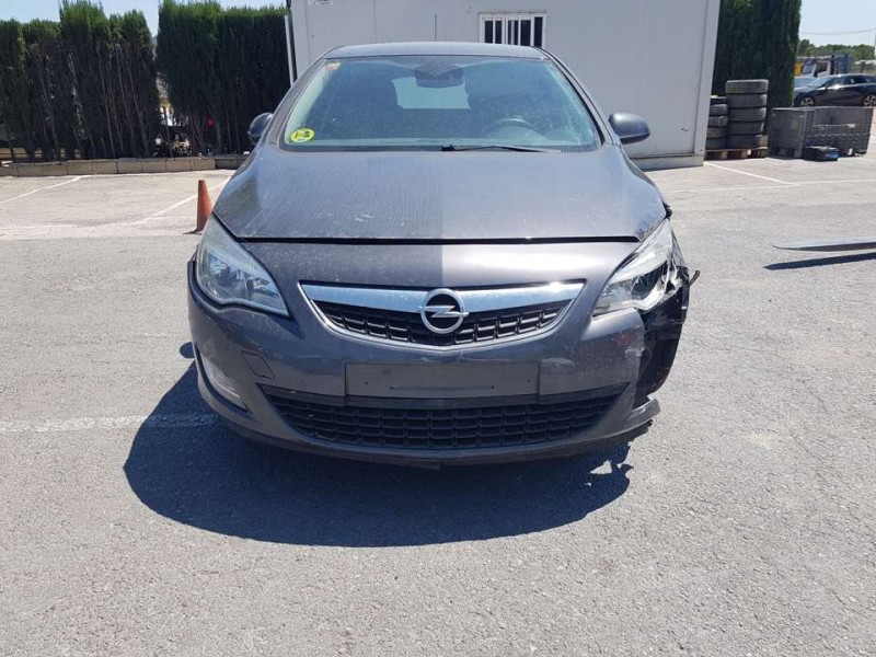 opel astra j lim. del año 2012