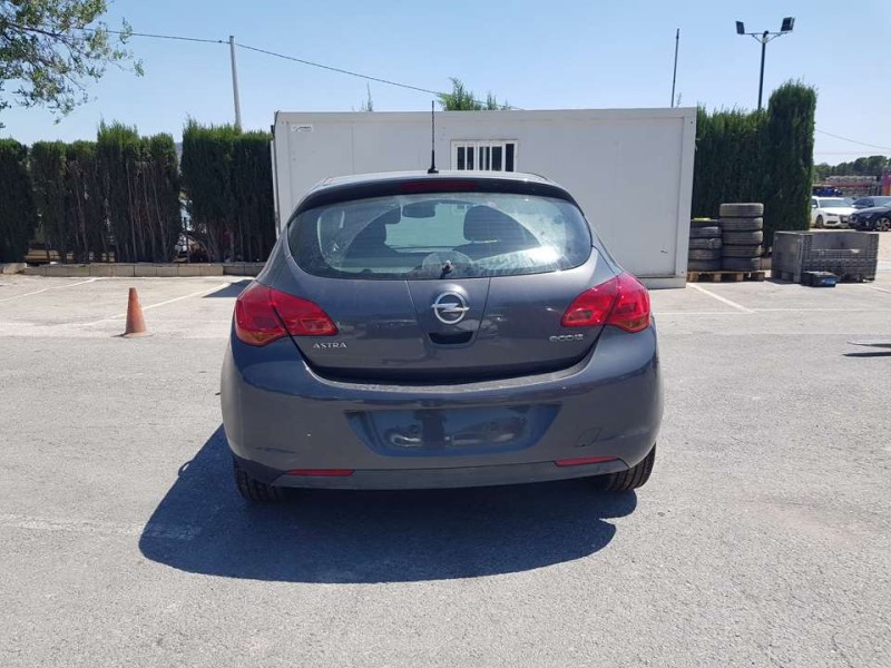opel astra j lim. del año 2012