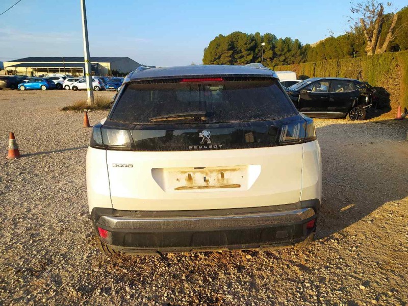 peugeot 3008 del año 2021