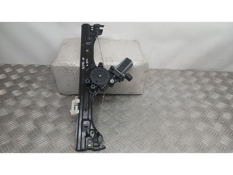 Recambio de elevalunas delantero derecho para fiat nuova 500 (150) s referencia OEM IAM 519760940 ELECTRICO 2 PINS C389260215