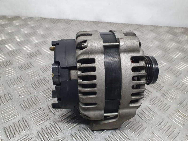 Recambio de alternador para ssangyong rodius xdi referencia OEM IAM A1621543802 DAC 