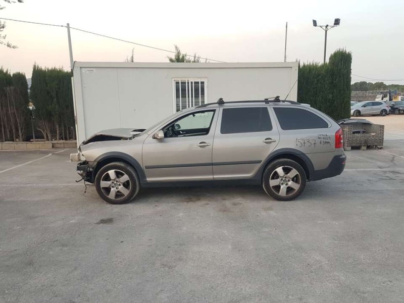 skoda octavia combi (1z5) del año 2009