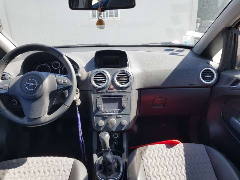 opel corsa d del año 2012