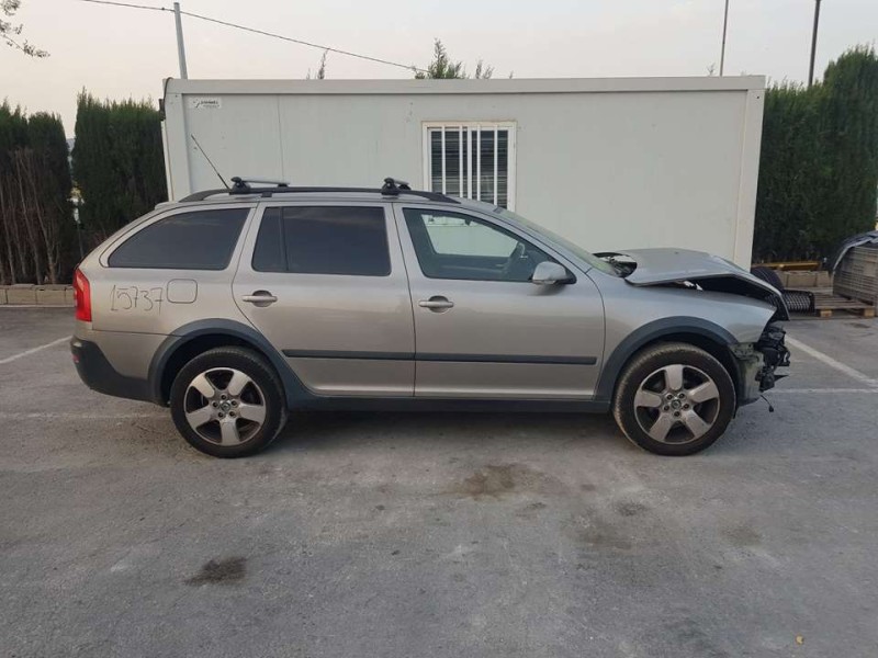 skoda octavia combi (1z5) del año 2009