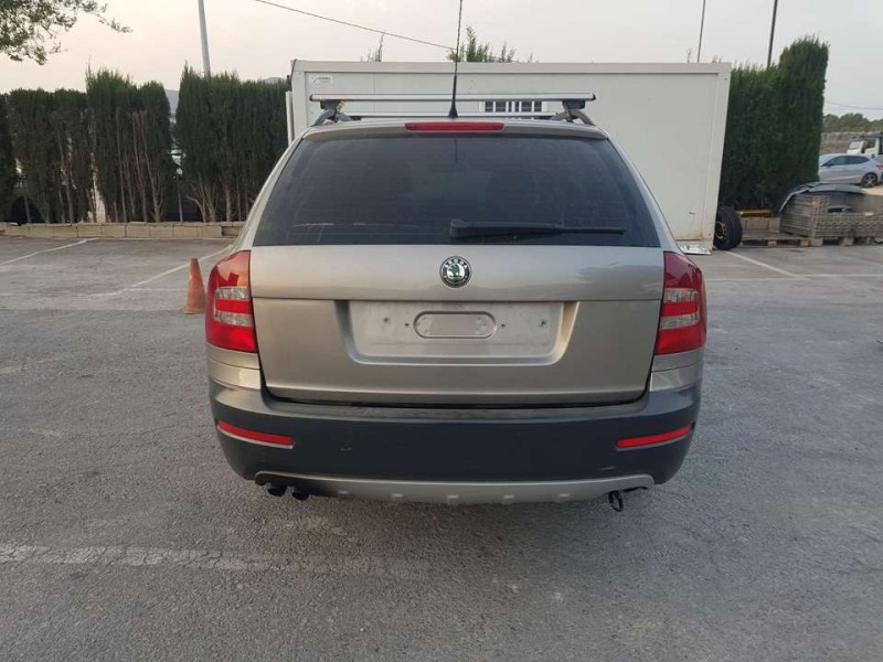 skoda octavia combi (1z5) del año 2009