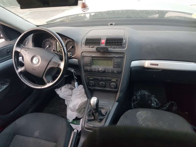 skoda octavia combi (1z5) del año 2009