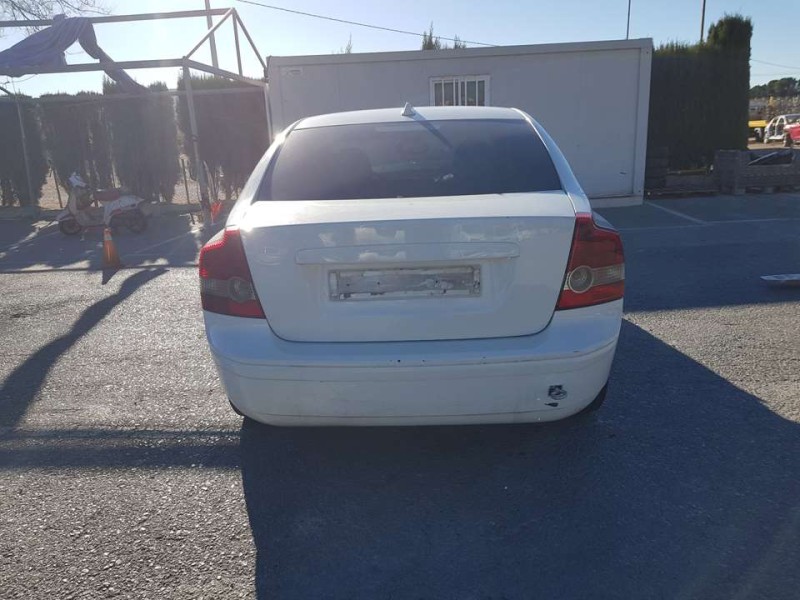 volvo s40 berlina del año 2005