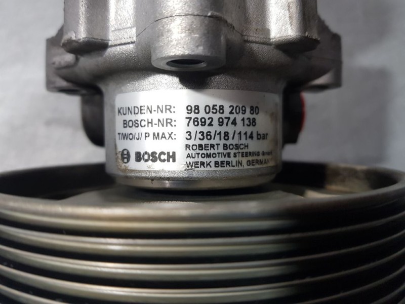 Recambio de bomba direccion para citroën jumper pritsche 33 l1 bluehdi 130 referencia OEM IAM 9805820980 7692974136 BOSCH