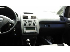 VOLKSWAGEN TOURAN (1T2)