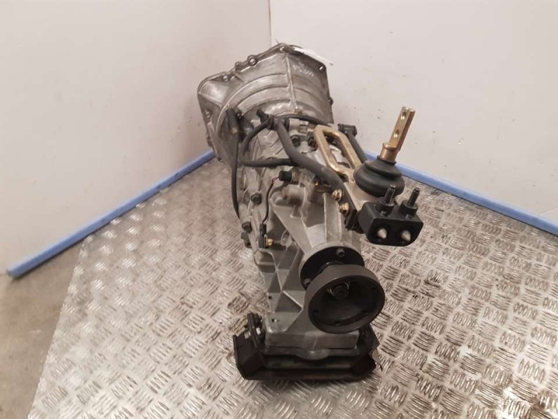 Recambio de caja cambios para ssangyong rodius xdi referencia OEM IAM G3102021007 MAD250900334 5VELOCIDADES