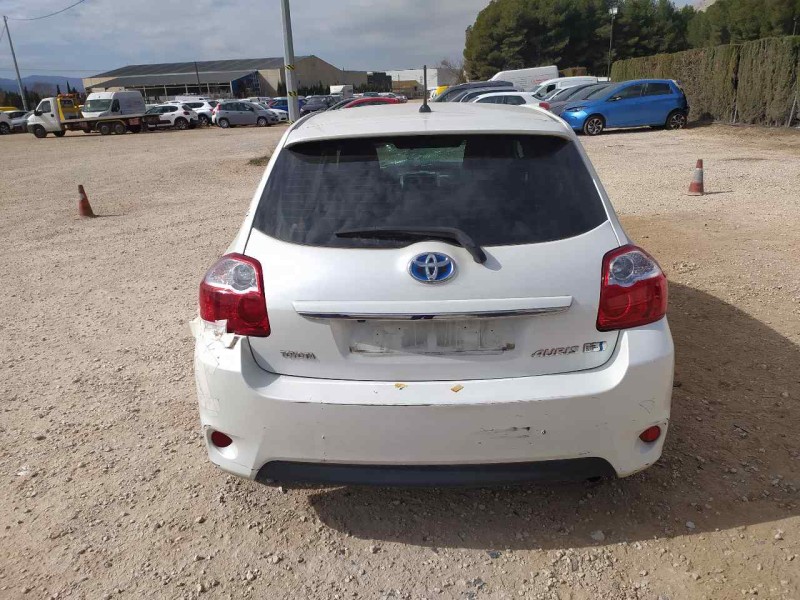 toyota auris del año 2012