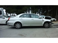 TOYOTA AVENSIS BERLINA (T25)