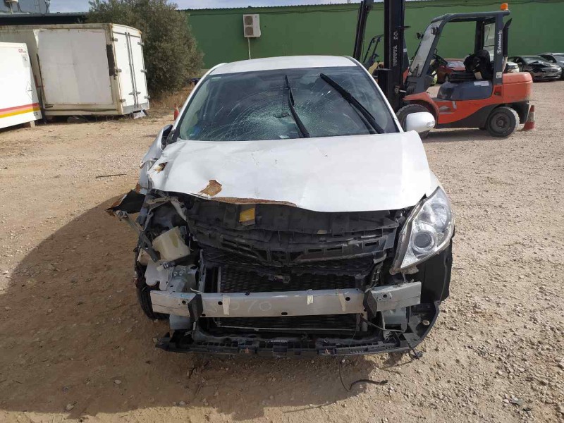 toyota auris del año 2012