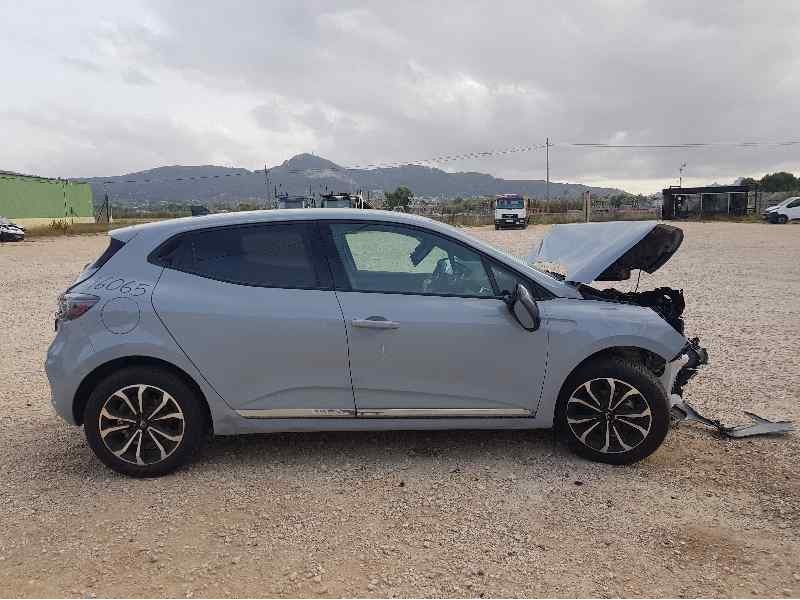 renault clio v del año 2024