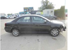 TOYOTA AVENSIS BERLINA (T25)