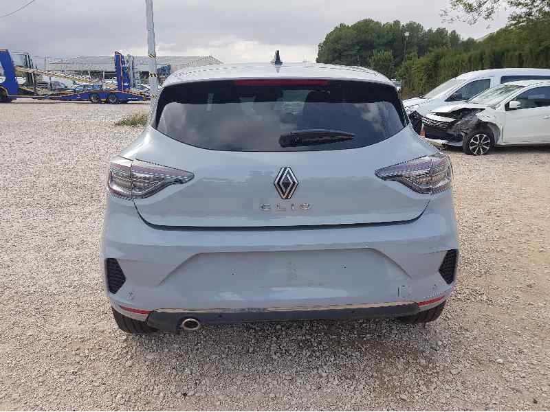 renault clio v del año 2024