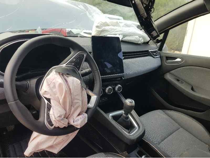 renault clio v del año 2024