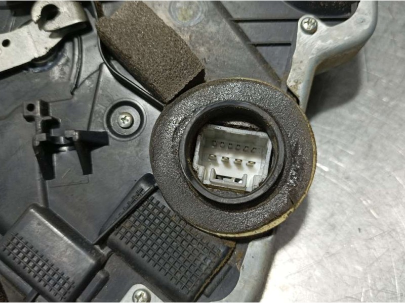 Recambio de cerradura puerta delantera izquierda para lexus rx 400h referencia OEM IAM 7F0504  ELECTRICA