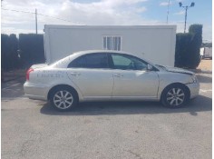 TOYOTA AVENSIS BERLINA (T25)