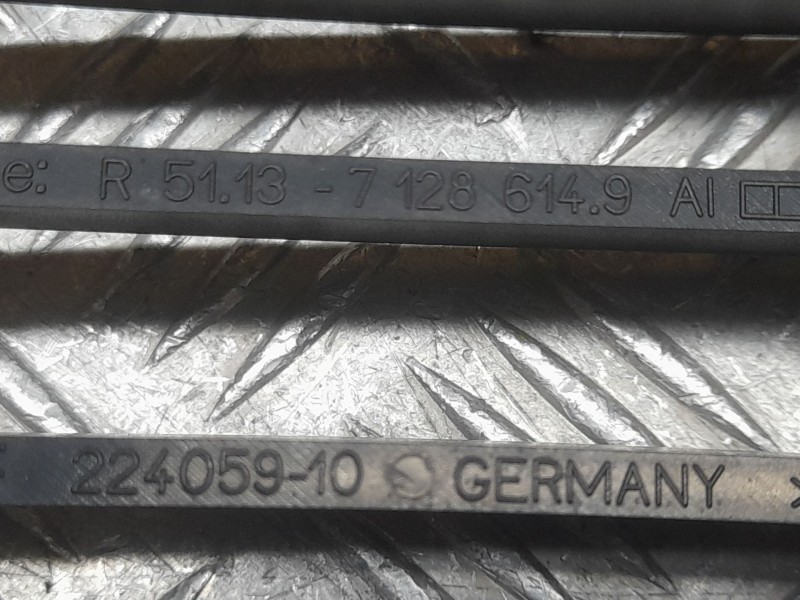 Recambio de rejilla delantera para bmw 1 (e81) 118 d referencia OEM IAM R511370771309 DERECHA 