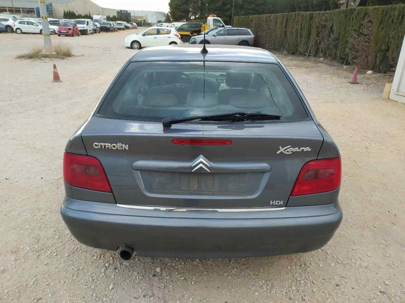 citroën xsara berlina del año 2003