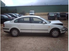 VOLKSWAGEN PASSAT BERLINA (3B2)