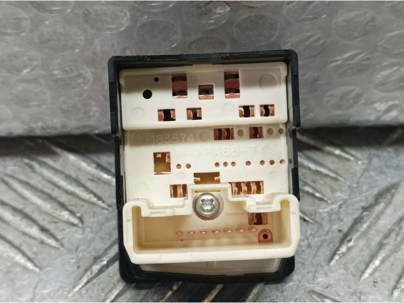 Recambio de mando retrovisor para toyota yaris hsd active referencia OEM IAM 183574  