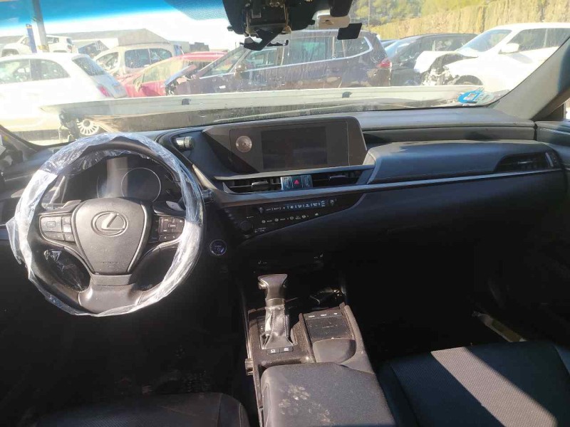 lexus es del año 2019