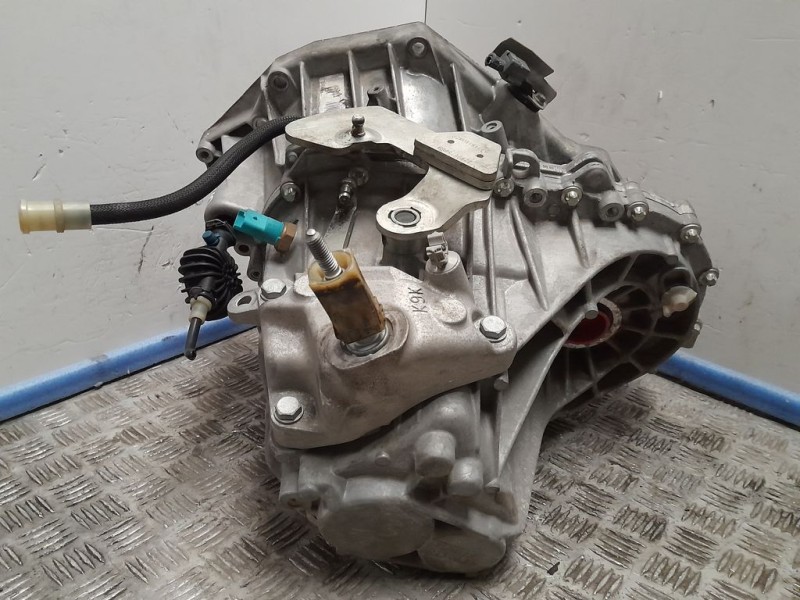 Recambio de caja cambios para dacia duster ambiance 4x2 referencia OEM IAM TL4075 B117837 6 VELOCIDADES
