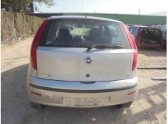 FIAT PUNTO BERLINA (188)