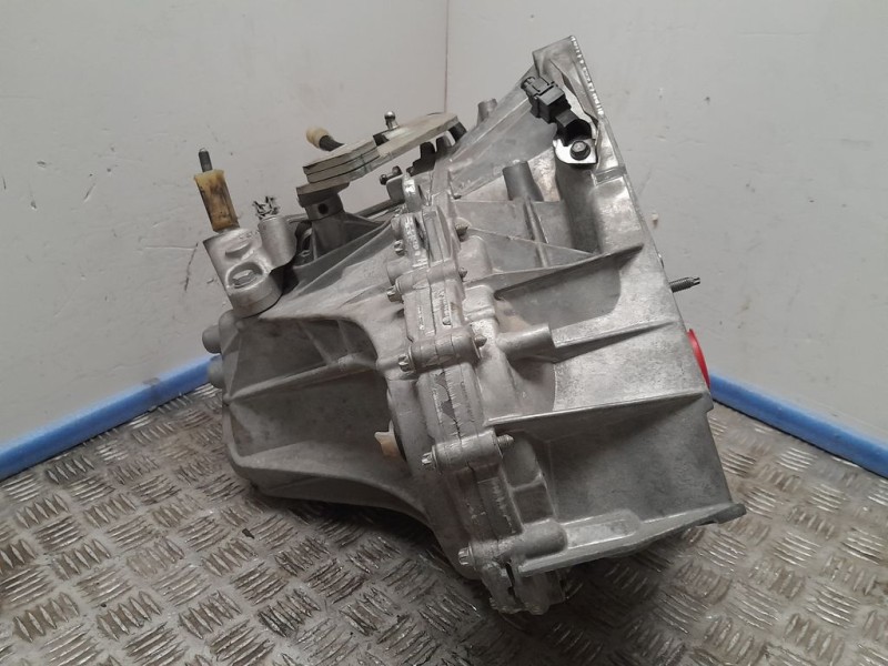 Recambio de caja cambios para dacia duster ambiance 4x2 referencia OEM IAM TL4075 B117837 6 VELOCIDADES