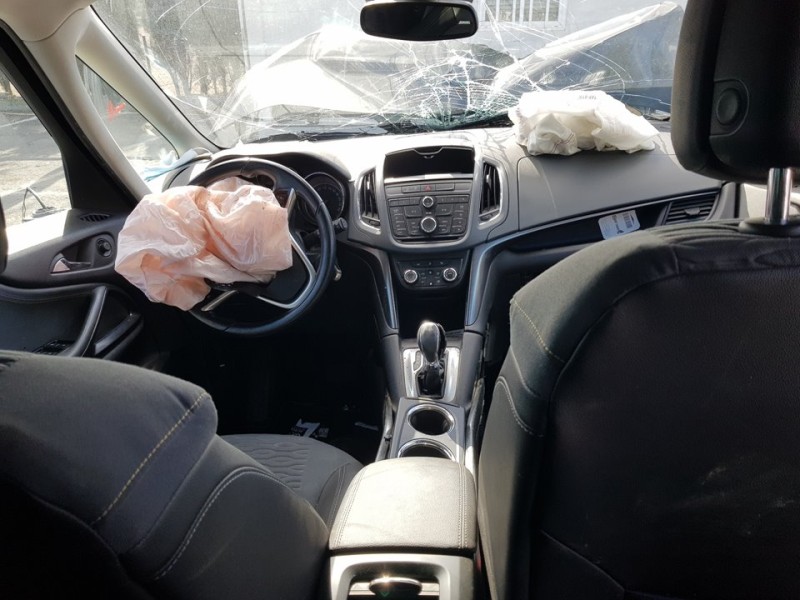 opel zafira tourer del año 2012