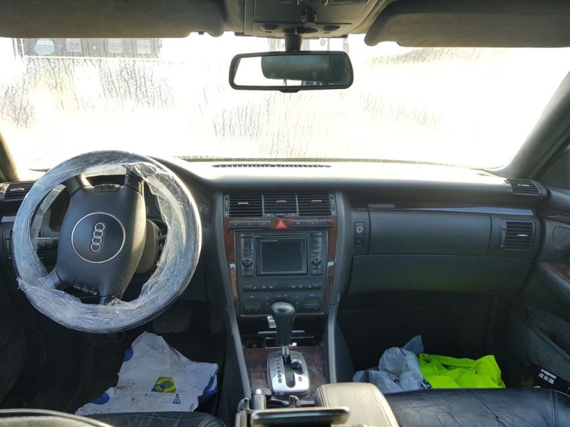 audi s8 (d2) del año 2001