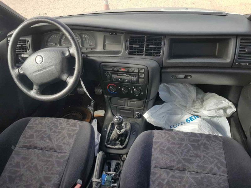 opel vectra b berlina del año 1996