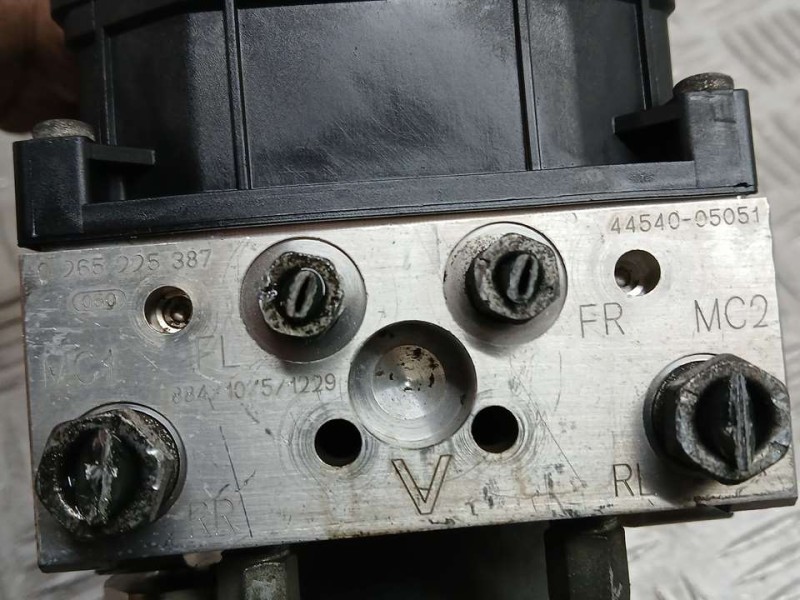 Recambio de abs para toyota avensis berlina (t25) 2.0 d4-d executive sedán (4-ptas) referencia OEM IAM 4454005051 0265225387 BOS