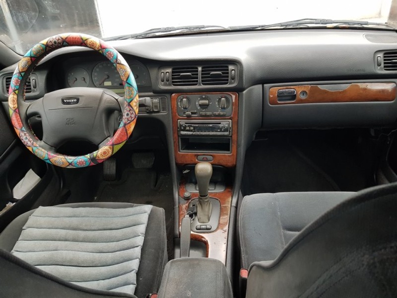volvo s70 berlina del año 1998