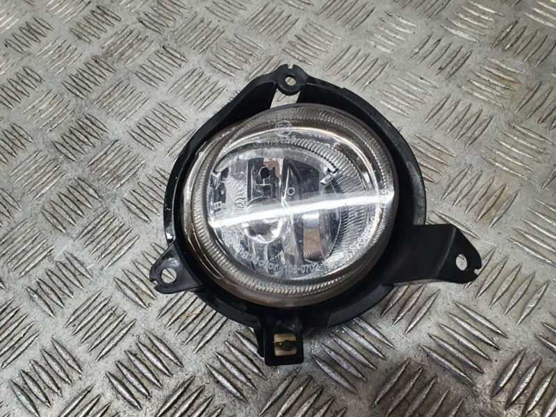 Recambio de faro antiniebla derecho para ssangyong rodius xdi referencia OEM IAM SIN REF  