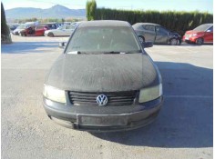 VOLKSWAGEN PASSAT BERLINA (3B2)