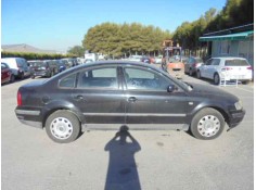 VOLKSWAGEN PASSAT BERLINA (3B2)