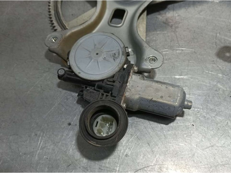 Recambio de elevalunas delantero izquierdo para lexus rx 400h referencia OEM IAM 8572058010 0620401770 ELECTRICO 6 PINS DENSO