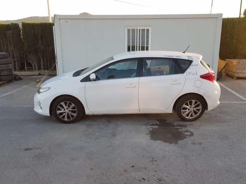 toyota auris del año 2015