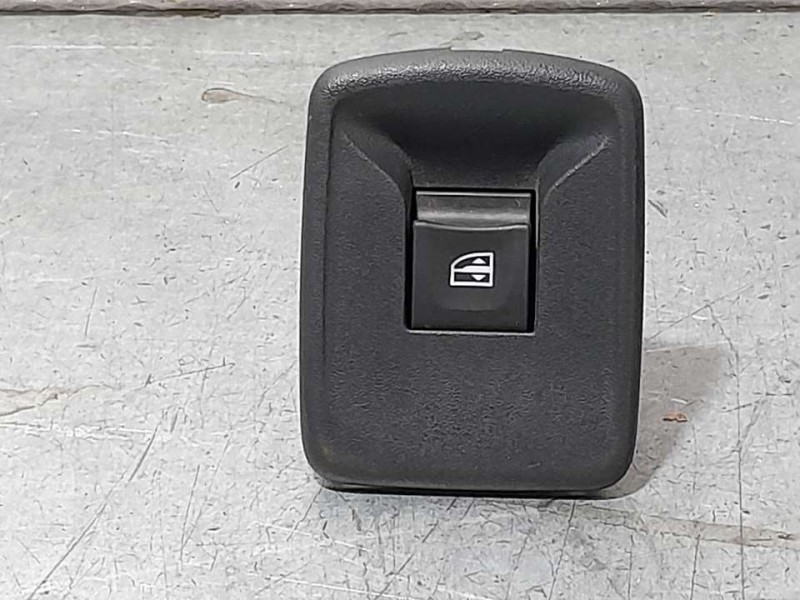 Recambio de mando elevalunas delantero derecho para dacia sandero stepway referencia OEM IAM 254214937R  